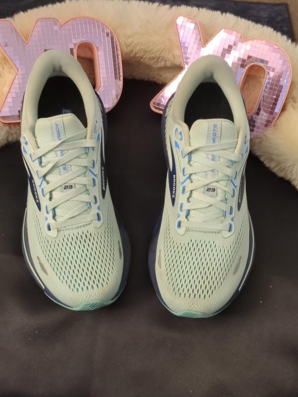 Brooks Women’s Adrenaline GTS23 Running Shoes - Light Blue/Navy Size 9 ONLY $45 - Picture 2 of 7